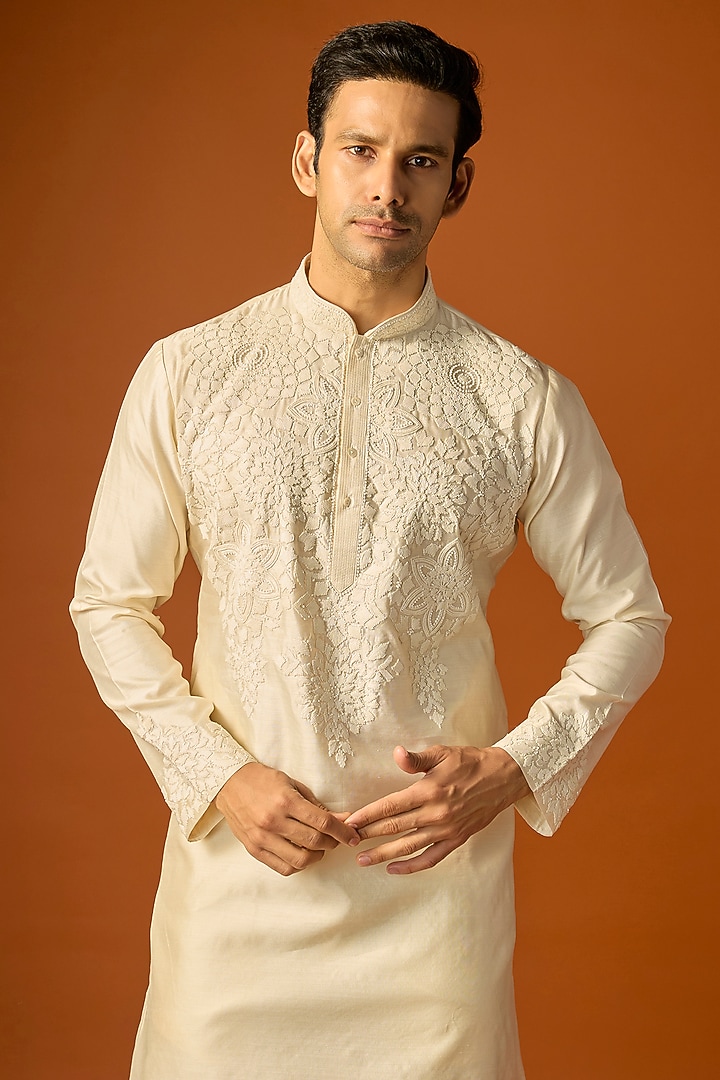 Off-White Silk Embroidered Kurta Set by SAMMOHAN at Pernia's Pop Up Shop