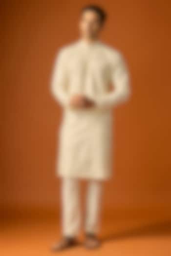 Off-White Silk Embroidered Kurta Set by SAMMOHAN at Pernia's Pop Up Shop