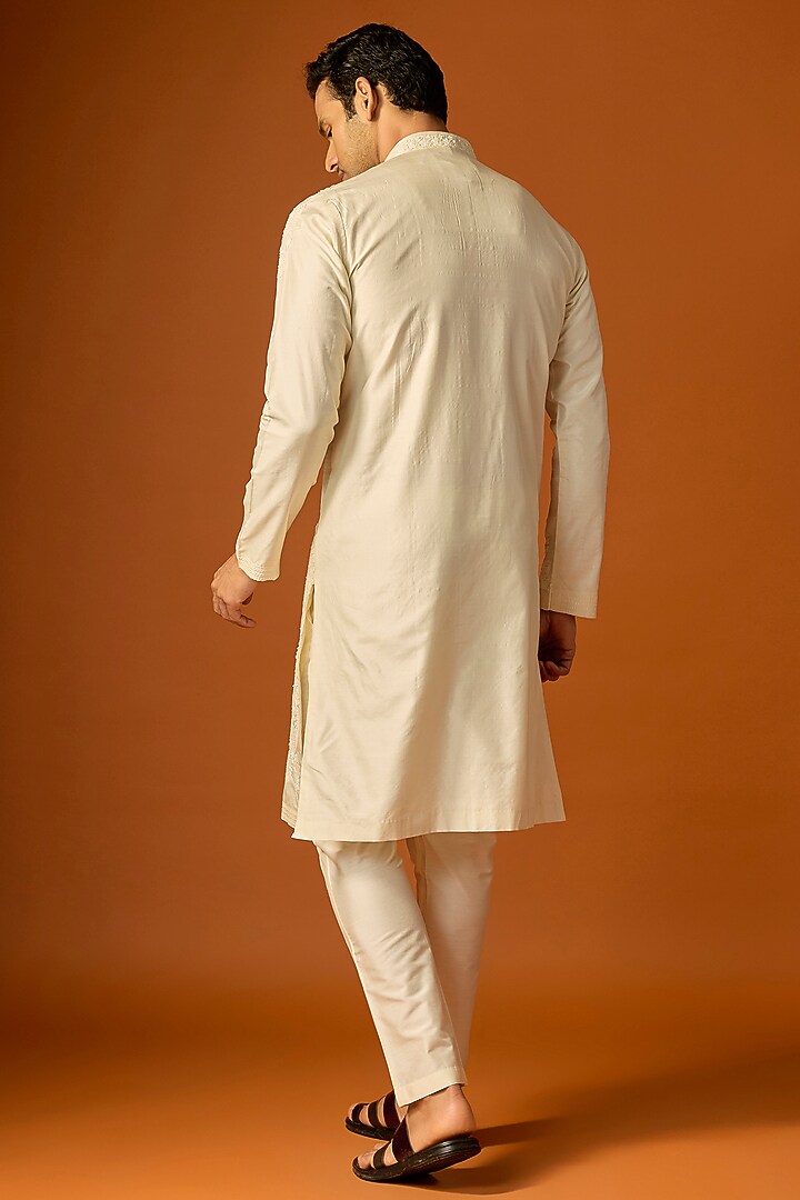 Off-White Silk Embroidered Kurta Set by SAMMOHAN at Pernia's Pop Up Shop