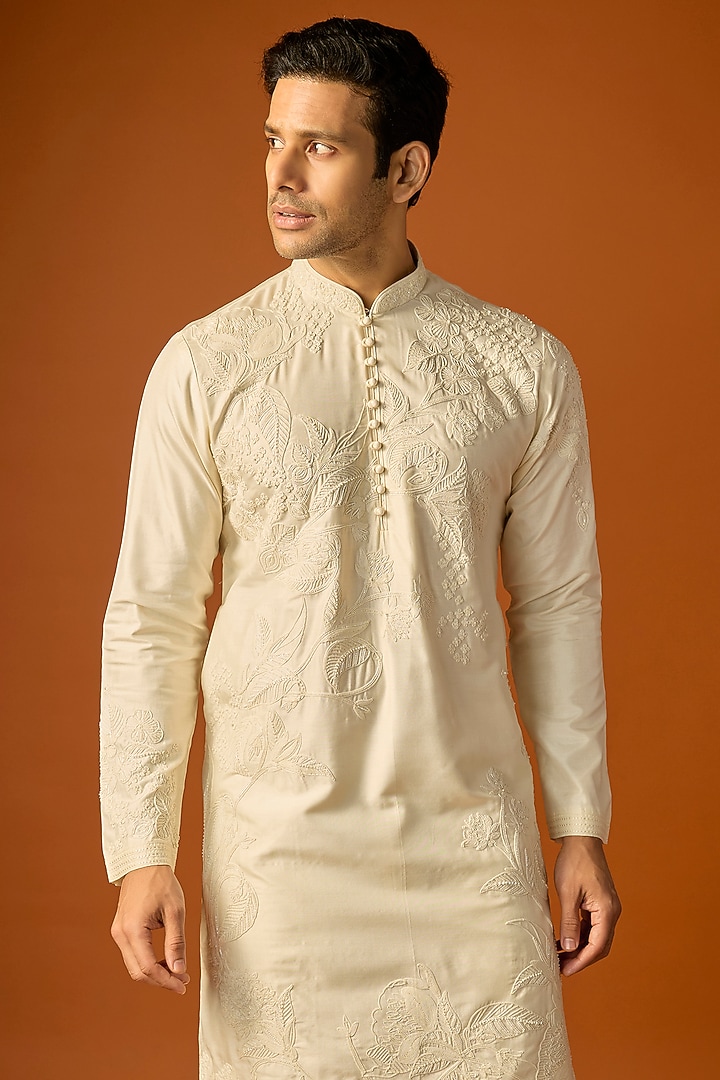 Off-White Silk Embroidered Kurta Set by SAMMOHAN at Pernia's Pop Up Shop