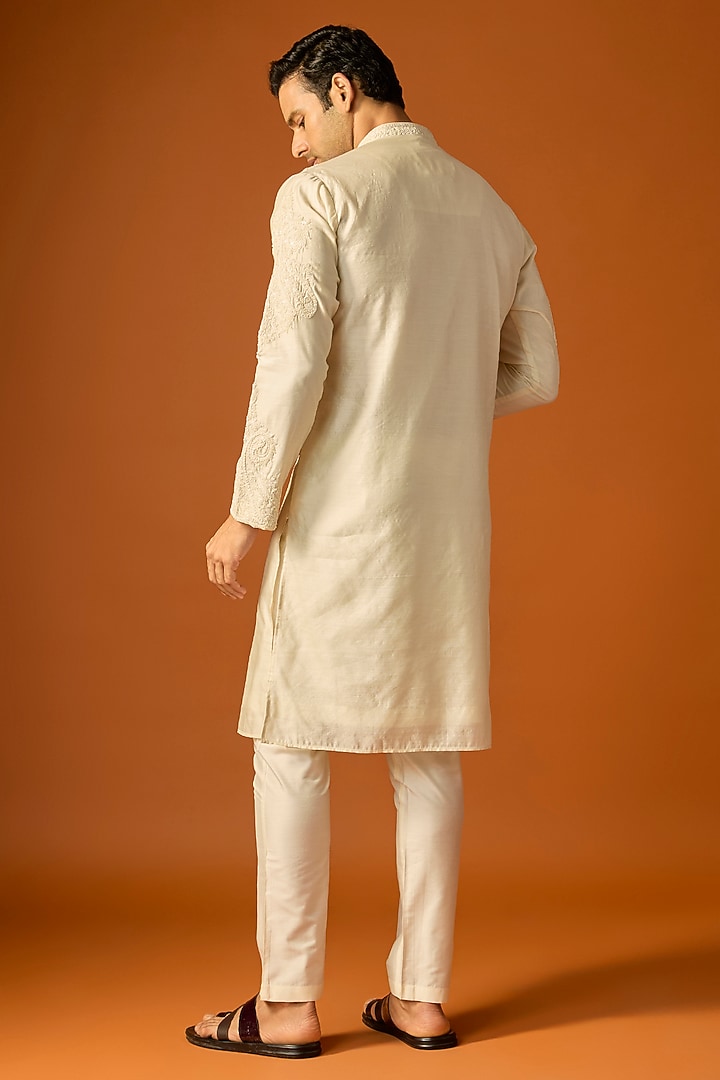 Off-White Silk Embroidered Kurta Set by SAMMOHAN at Pernia's Pop Up Shop