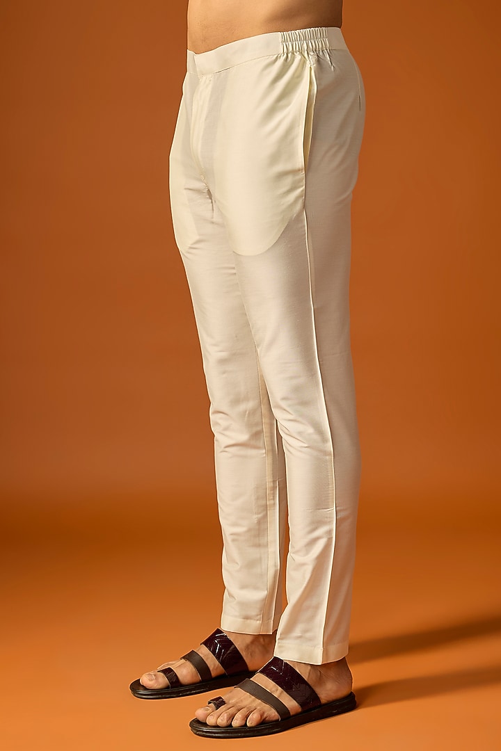 Off-White Silk Embroidered Kurta Set by SAMMOHAN at Pernia's Pop Up Shop