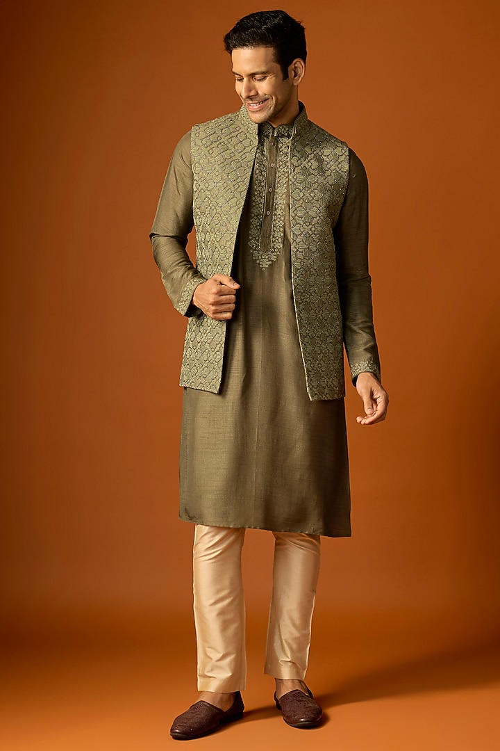 Olive Green Silk Embroidered Bundi Set by SAMMOHAN at Pernia's Pop Up Shop