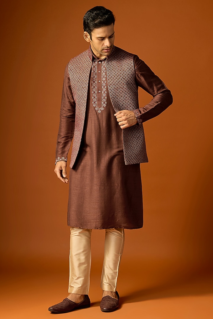 Brown Silk Embroidered Bundi Set by SAMMOHAN at Pernia's Pop Up Shop