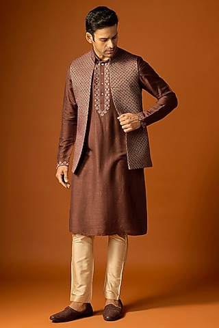 Brown Silk Embroidered Bundi Set by SAMMOHAN