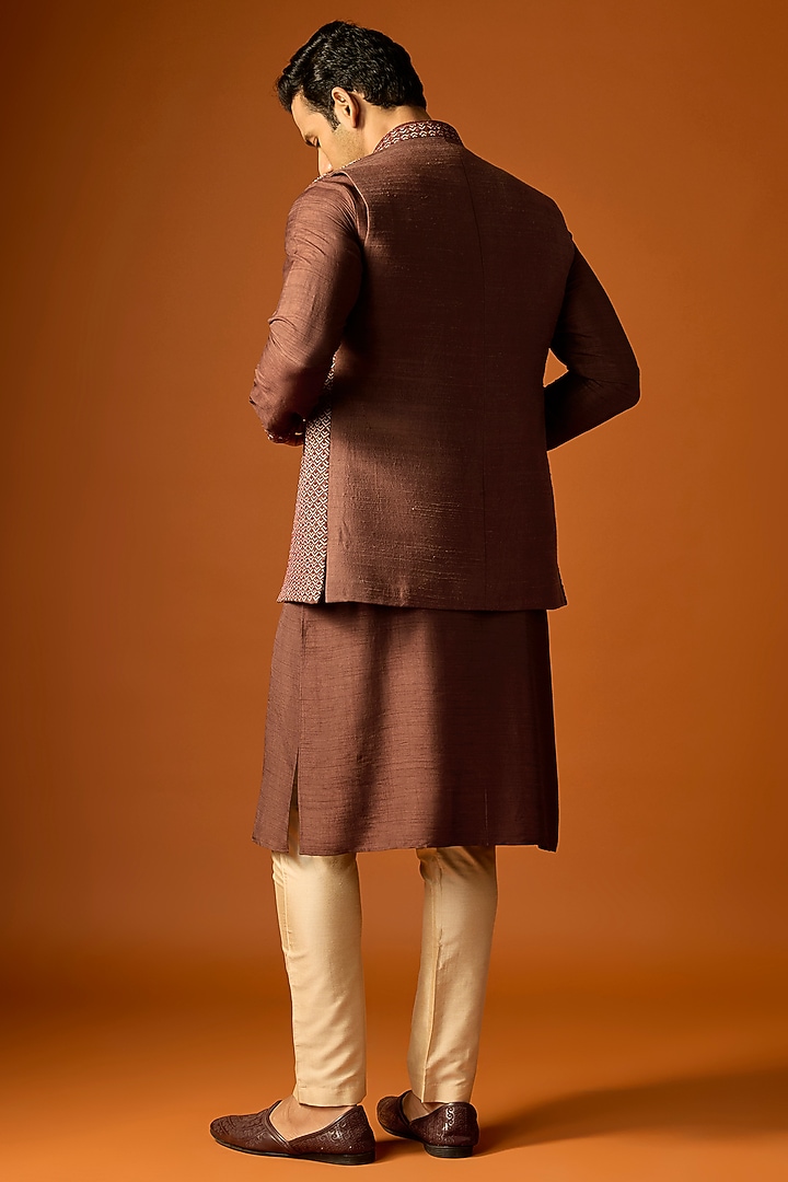 Brown Silk Embroidered Bundi Set by SAMMOHAN at Pernia's Pop Up Shop