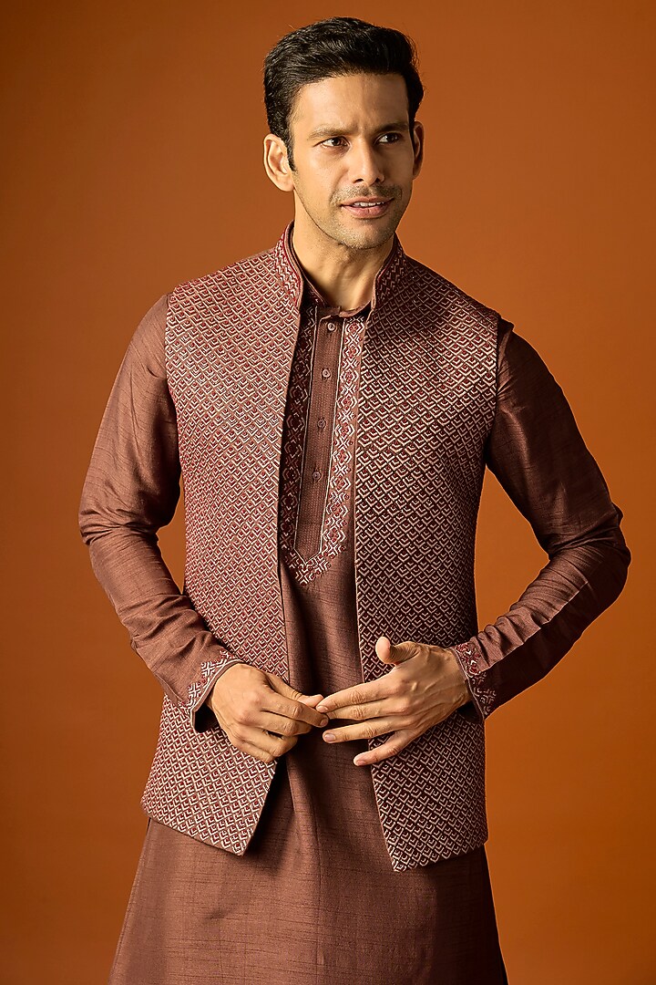 Brown Silk Embroidered Bundi Set by SAMMOHAN at Pernia's Pop Up Shop