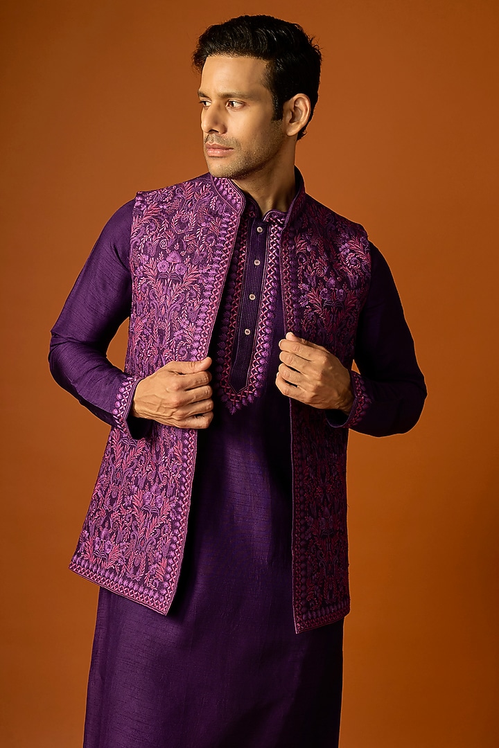 Purple Silk Embroidered Bundi Jacket Set by SAMMOHAN at Pernia's Pop Up Shop