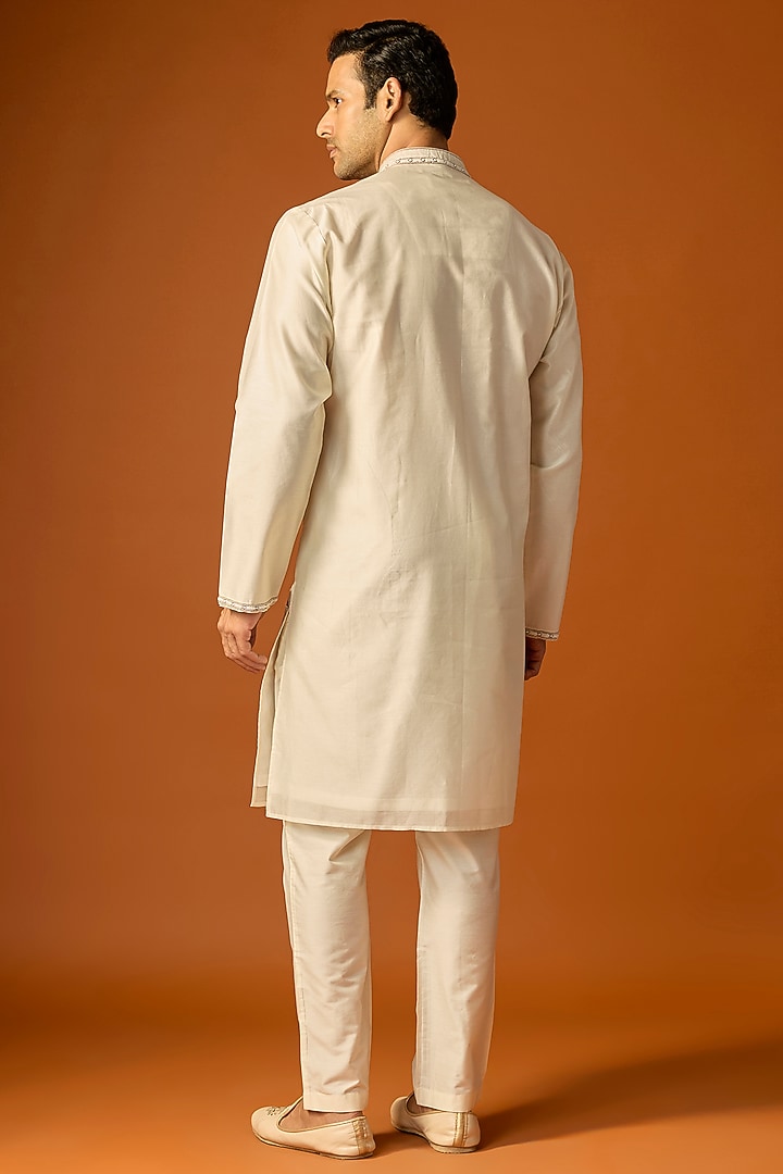 Off-White Silk Embroidered Kurta Set by SAMMOHAN at Pernia's Pop Up Shop