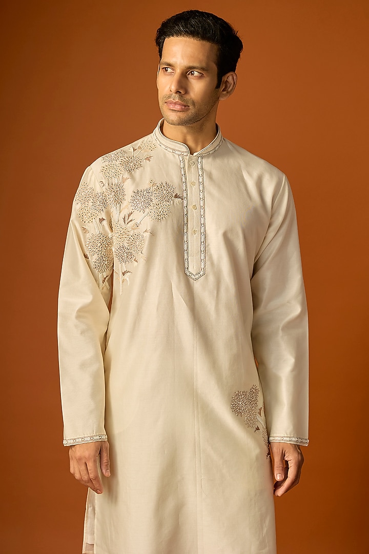 Off-White Silk Embroidered Kurta Set by SAMMOHAN at Pernia's Pop Up Shop