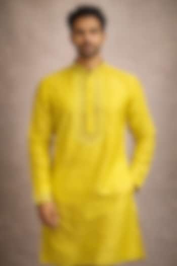 Yellow Chanderi Kurta by SAMMOHAN at Pernia's Pop Up Shop