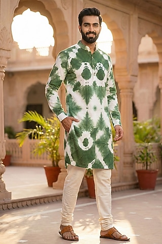 Green Chanderi Kurta by SAMMOHAN