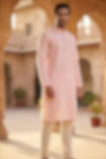 Pink Chanderi Kurta by SAMMOHAN at Pernia's Pop Up Shop