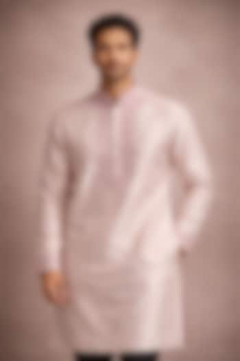 Peach Chanderi Kurta by SAMMOHAN at Pernia's Pop Up Shop