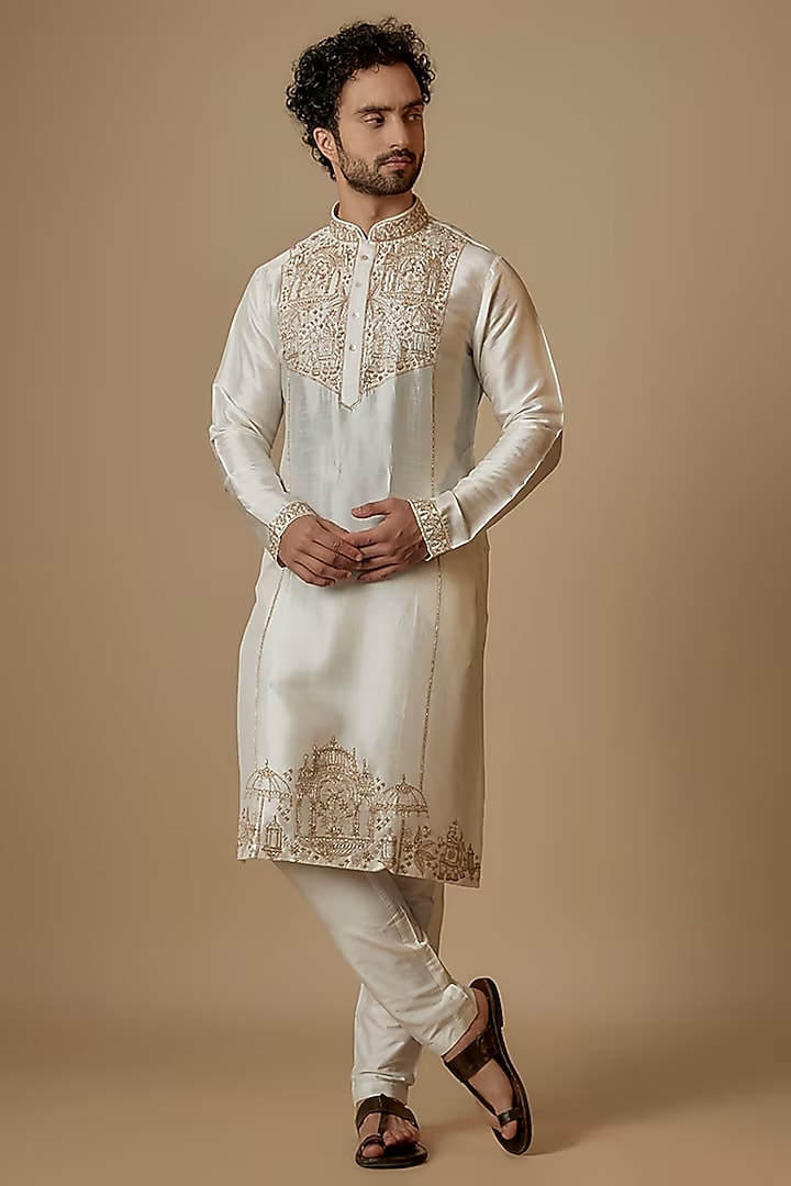 Off-White Cotton Threadwork Kurta by SAMMOHAN at Pernia's Pop Up Shop