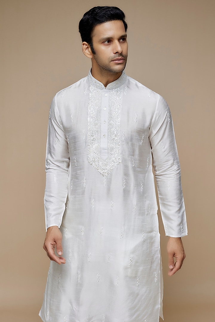 White Tussar Hand & Machine Embroidered Handcrafted Kurta Set by SAMMOHAN at Pernia's Pop Up Shop