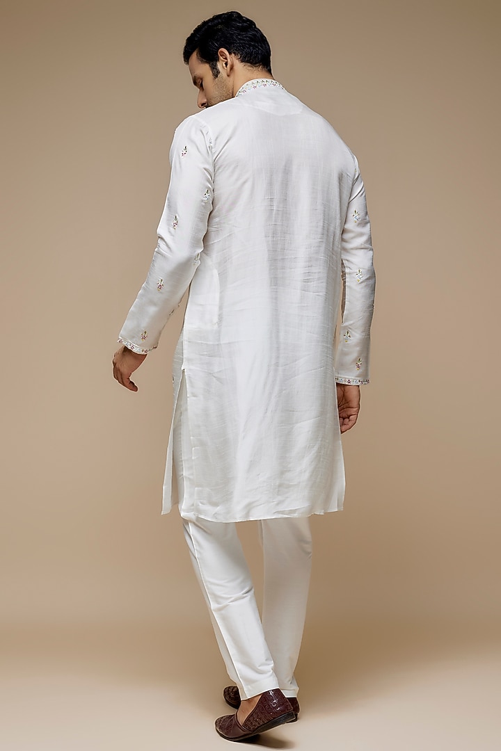 White Tussar Hand & Machine Embroidered Handcrafted Kurta Set by SAMMOHAN at Pernia's Pop Up Shop