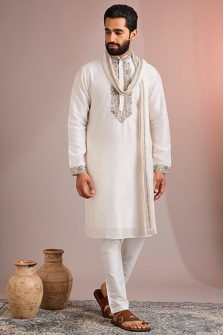 Off-White Silk Kurta Set by SAMMOHAN at Pernia's Pop Up Shop