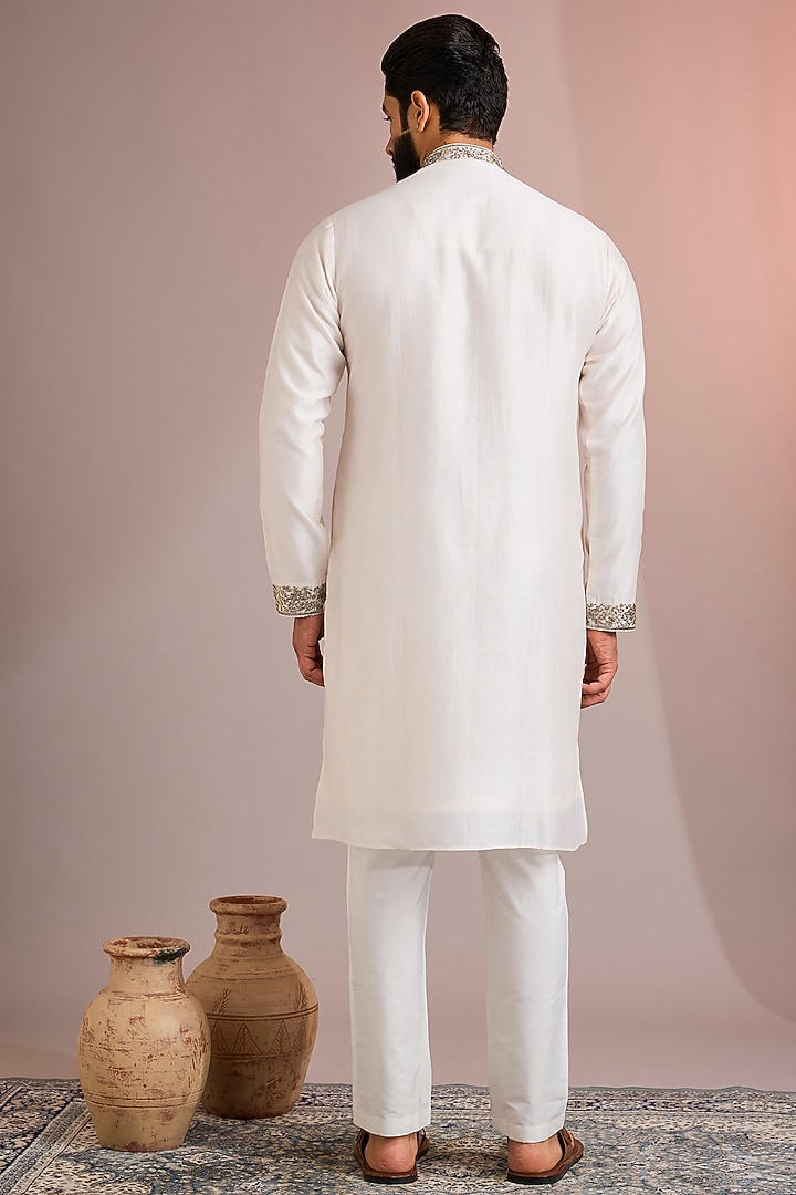 Off-White Silk Kurta Set by SAMMOHAN at Pernia's Pop Up Shop
