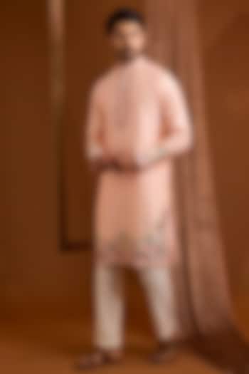 Peach Silk Kurta Set by SAMMOHAN at Pernia's Pop Up Shop