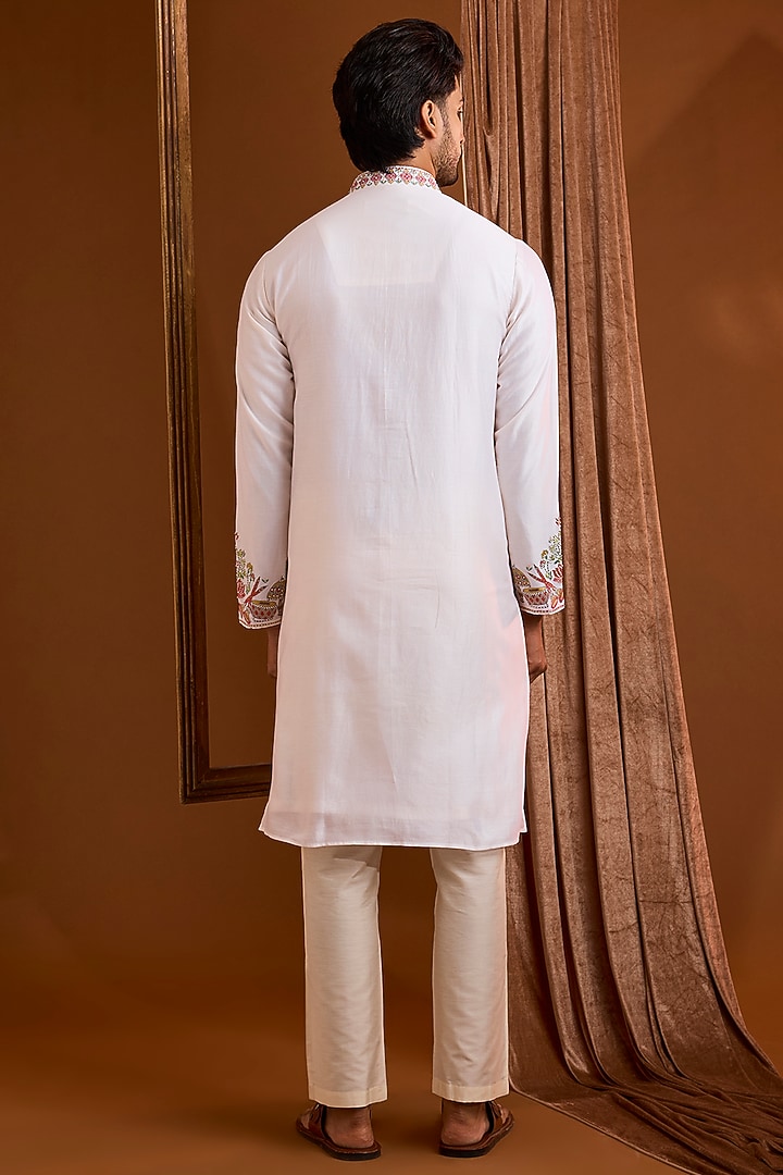Off-White Silk Kurta Set by SAMMOHAN at Pernia's Pop Up Shop