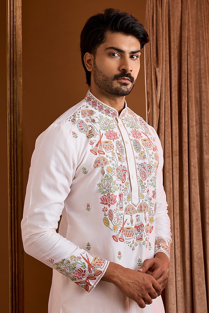 Off-White Silk Kurta Set by SAMMOHAN at Pernia's Pop Up Shop