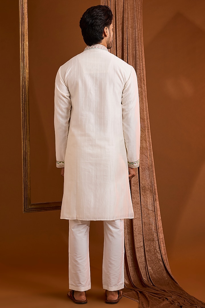 Off-White Silk Kurta Set by SAMMOHAN at Pernia's Pop Up Shop