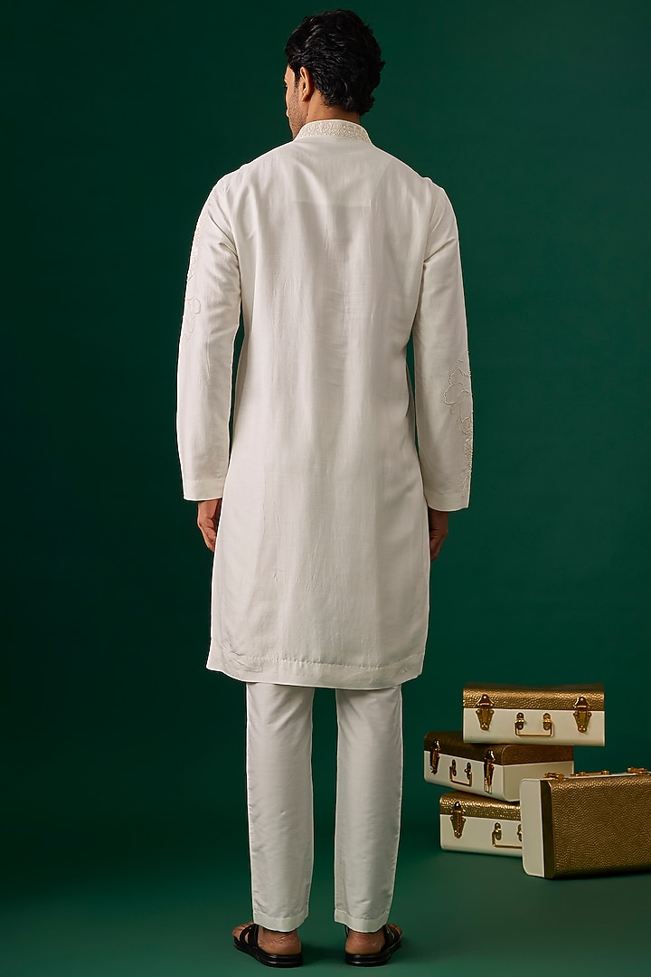Off-White Silk Embroidered Kurta Set by SAMMOHAN at Pernia's Pop Up Shop