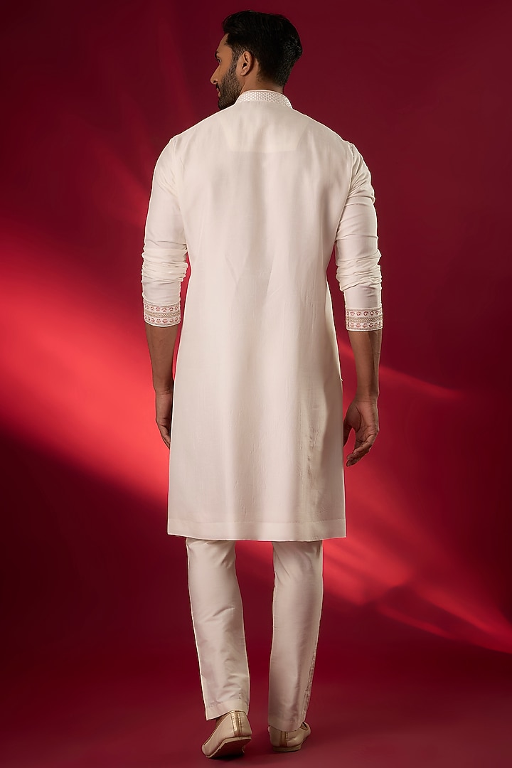 Off-White Tussar Hand & Machine Embroidered Kurta Set by SAMMOHAN at Pernia's Pop Up Shop