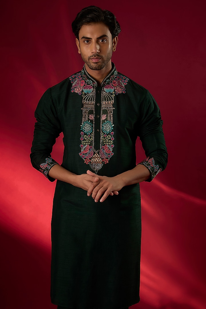 Emerald Green Tussar Hand & Machine Embroidered Kurta Set by SAMMOHAN at Pernia's Pop Up Shop