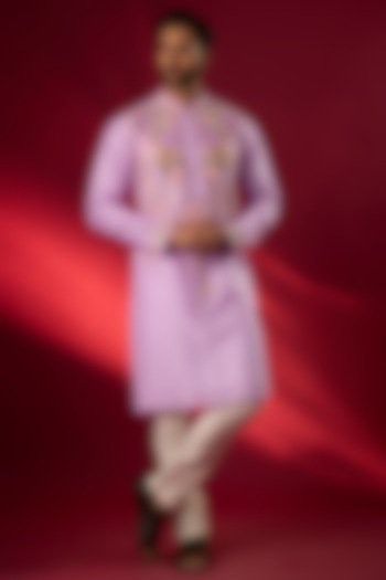 Lilac Tussar Hand & Machine Embroidered Kurta Set by SAMMOHAN at Pernia's Pop Up Shop