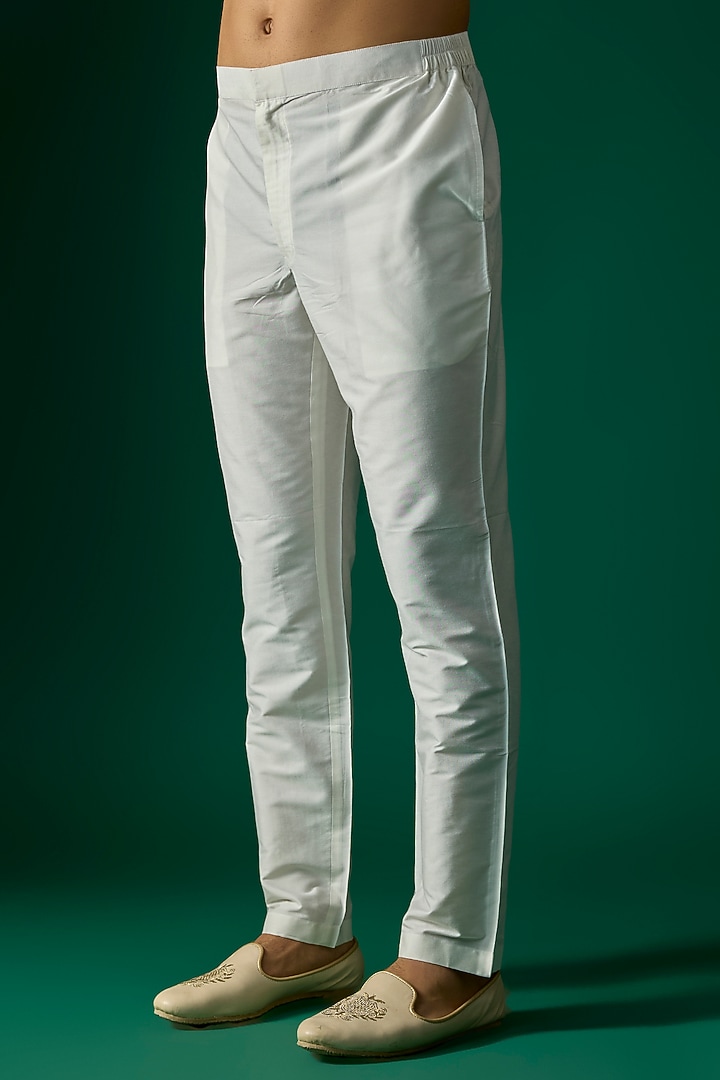 Off-White Silk Bundi Jacket Set by SAMMOHAN at Pernia's Pop Up Shop