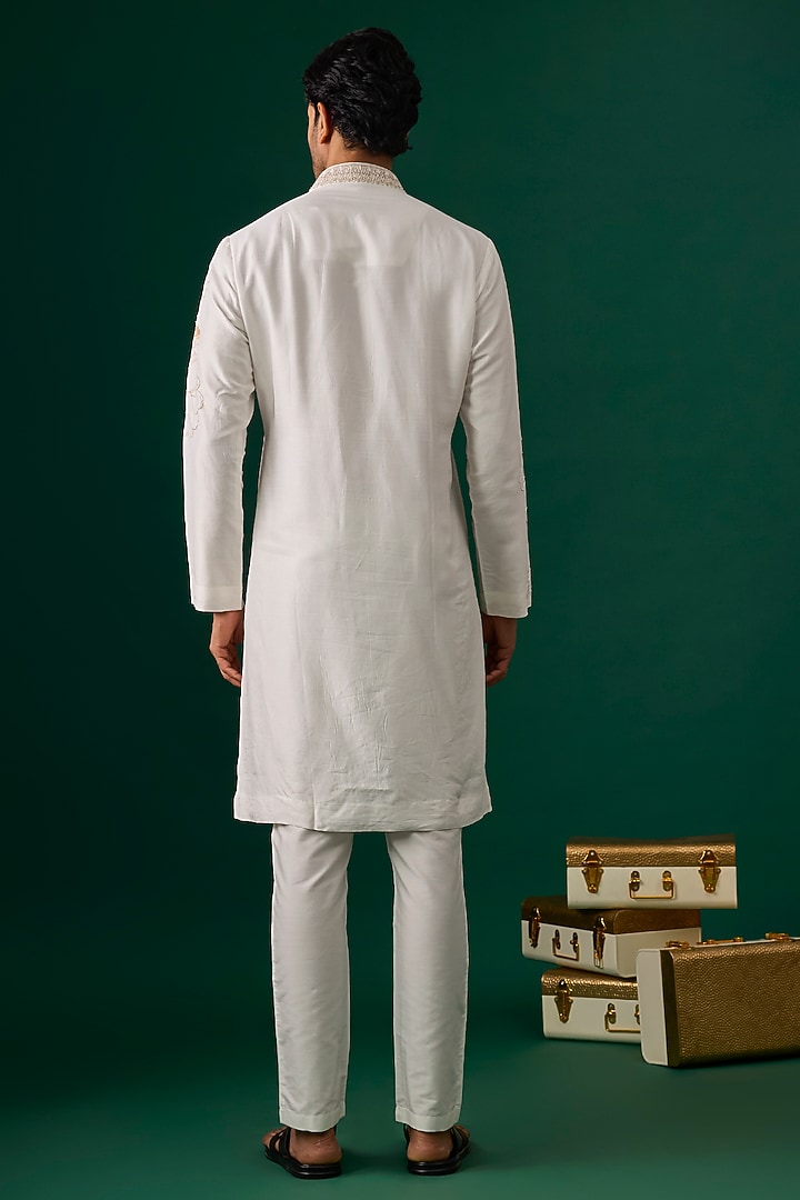 Off-White Silk Embroidered Kurta Set by SAMMOHAN at Pernia's Pop Up Shop