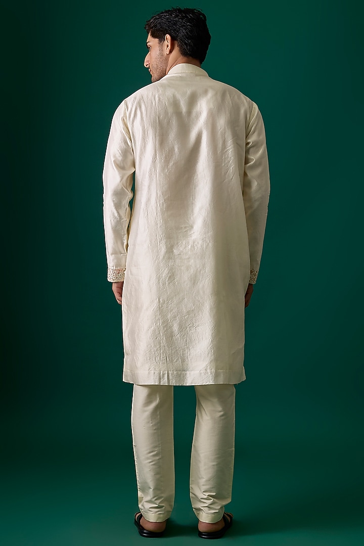Off-White Silk Kurta Set by SAMMOHAN at Pernia's Pop Up Shop