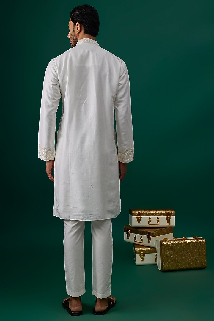 Off-White Silk Embroidered Kurta Set by SAMMOHAN at Pernia's Pop Up Shop