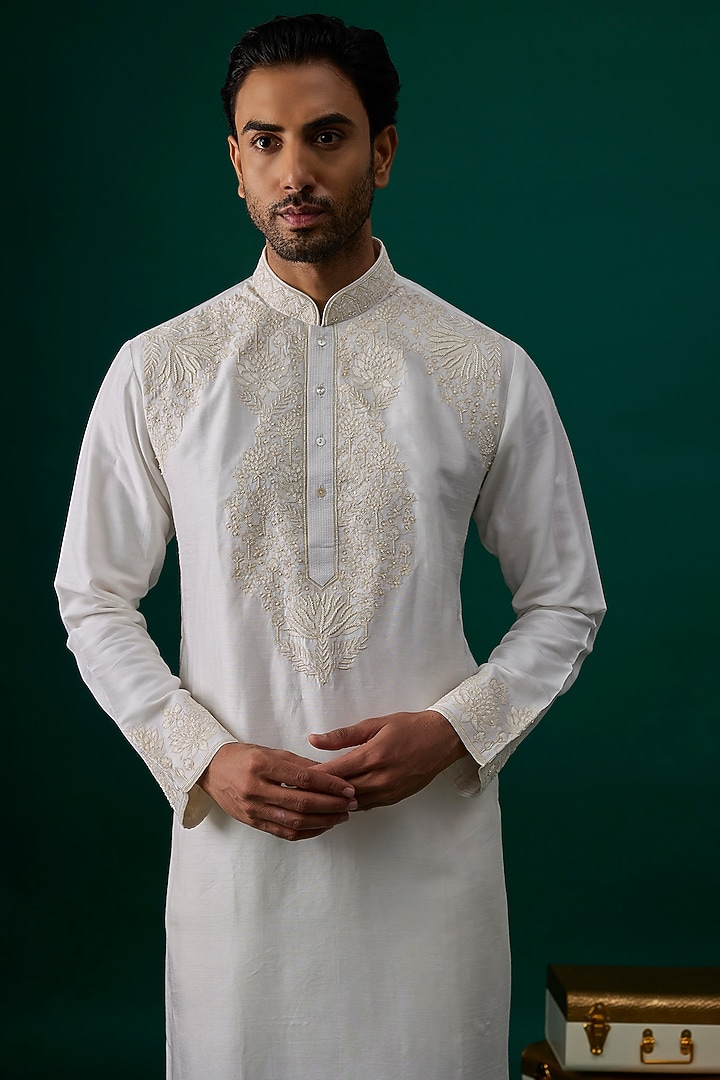 Off-White Silk Embroidered Kurta Set by SAMMOHAN at Pernia's Pop Up Shop