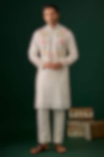 Off-White Silk Embroidered Kurta Set by SAMMOHAN