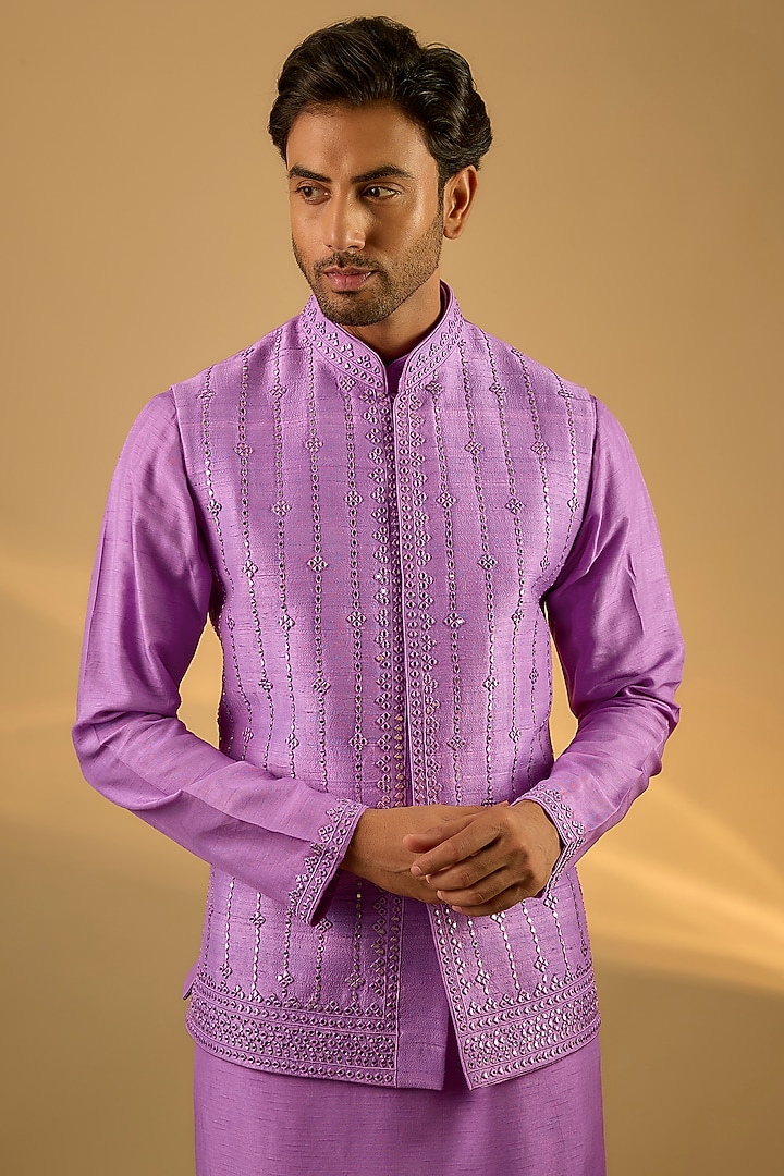 Lilac Raw Silk Mirror Embroidered Bundi Jacket Set by SAMMOHAN at Pernia's Pop Up Shop
