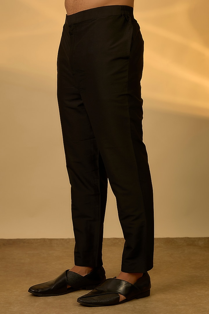 Black Raw Silk Mirror Embroidered Bundi Jacket Set by SAMMOHAN at Pernia's Pop Up Shop