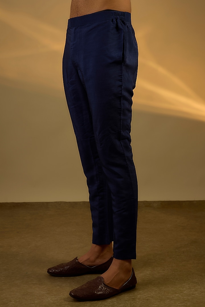 Navy Blue Raw Silk Hand & Machine Embroidered Bundi Jacket Set by SAMMOHAN at Pernia's Pop Up Shop