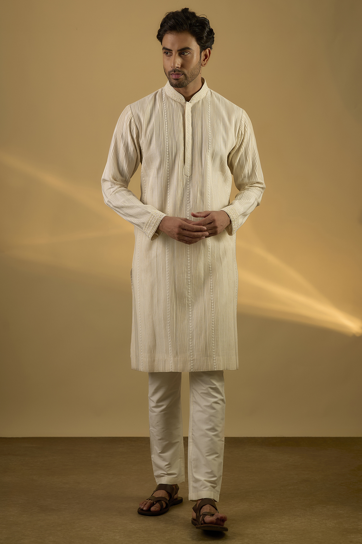 Off-White Chanderi Hand & Machine Embroidered Kurta Set by SAMMOHAN