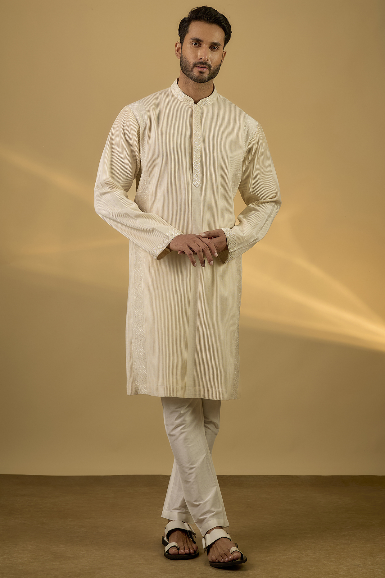 Off-White Chanderi Hand & Machine Embroidered Kurta Set by SAMMOHAN