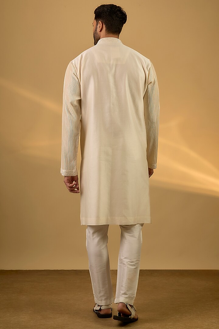Off-White Chanderi Hand & Machine Embroidered Kurta Set by SAMMOHAN at Pernia's Pop Up Shop