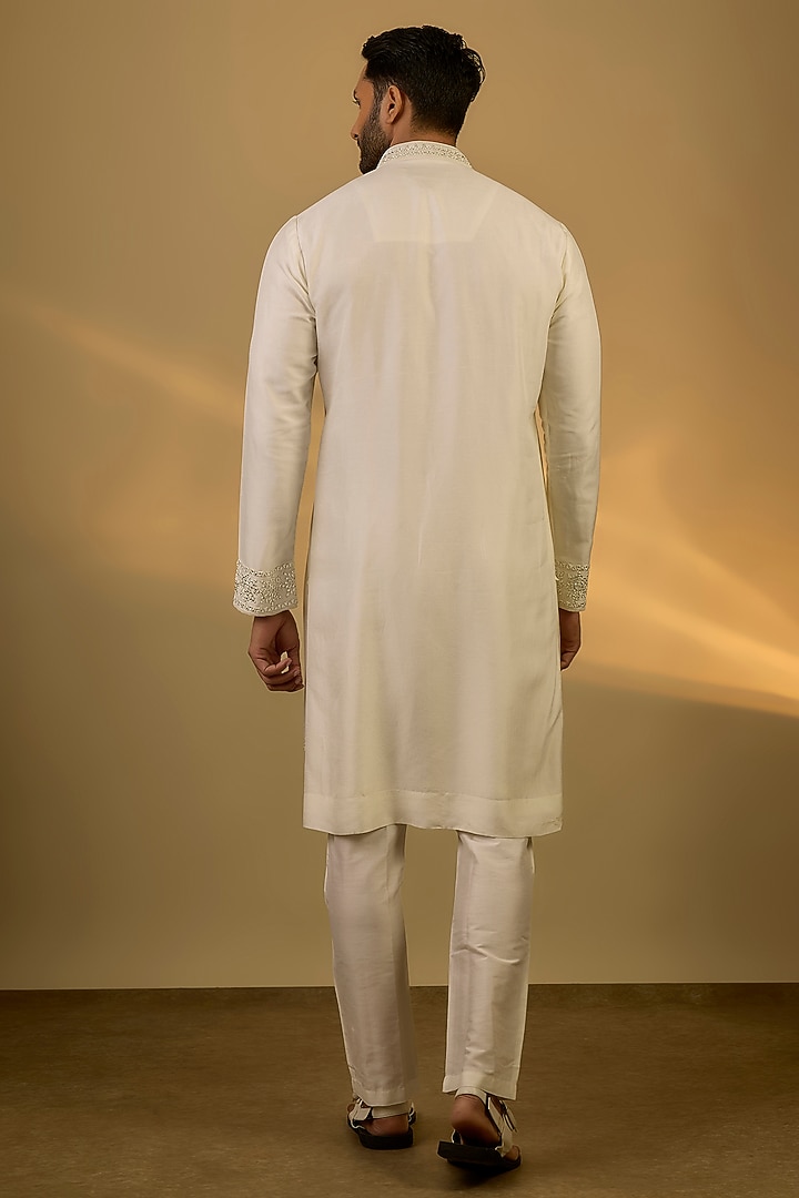 Off-White Tussar Mirror Hand & Machine Embroidered Kurta Set by SAMMOHAN at Pernia's Pop Up Shop