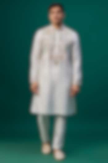 Ivory Tussar Resham Hand & Machine Embroidered Kurta Set by SAMMOHAN at Pernia's Pop Up Shop