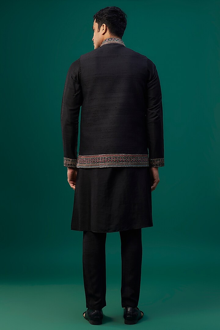 Black Raw Silk Resham Hand & Machine Embroidered Bundi Jacket Set by SAMMOHAN at Pernia's Pop Up Shop