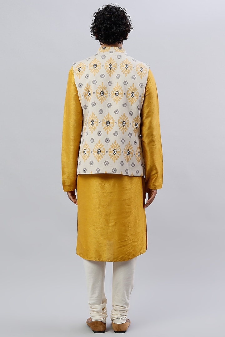 Off-White Printed Indowestern Set by ALOUKIK at Pernia's Pop Up Shop