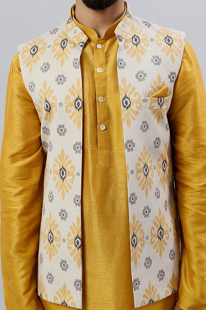 Off-White Printed Indowestern Set by ALOUKIK at Pernia's Pop Up Shop