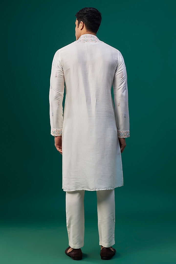 Ivory Tussar Resham Hand & Machine Embroidered Kurta Set by SAMMOHAN at Pernia's Pop Up Shop