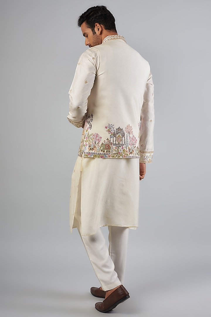 Ivory Tussar Thread Embroidered Bundi Jacket Set by SAMMOHAN at Pernia's Pop Up Shop